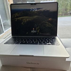 M3 Macbook 13"